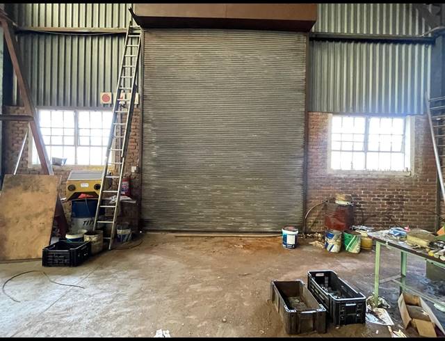 2,200M² WAREHOUSE FOR SALE IN CHLOORKOP